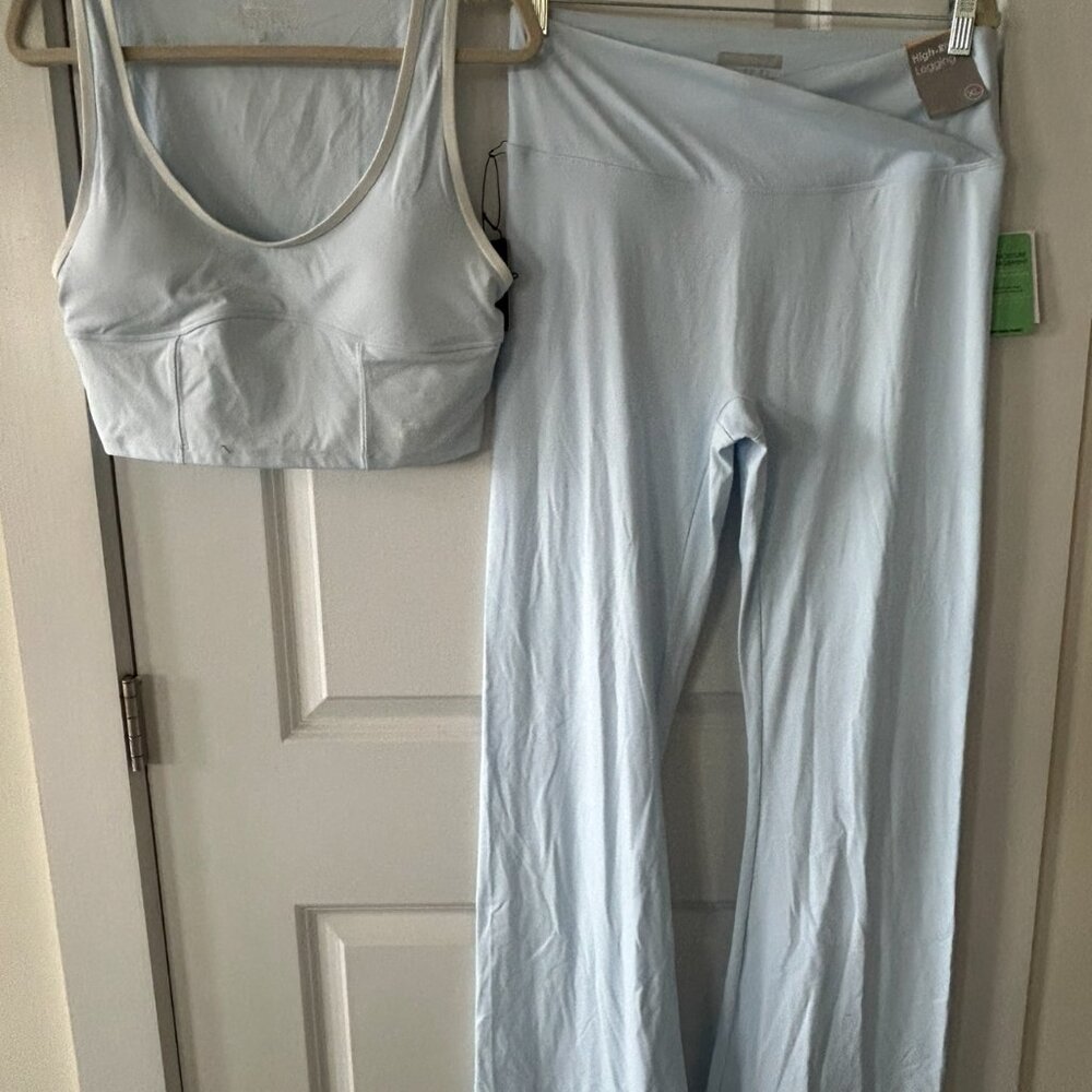 FOREVER 21 WORKOUT SET- UNWORN